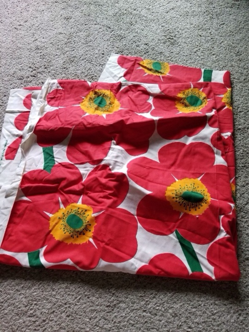 Bold Red Floral fabric - Picture 4 of 5